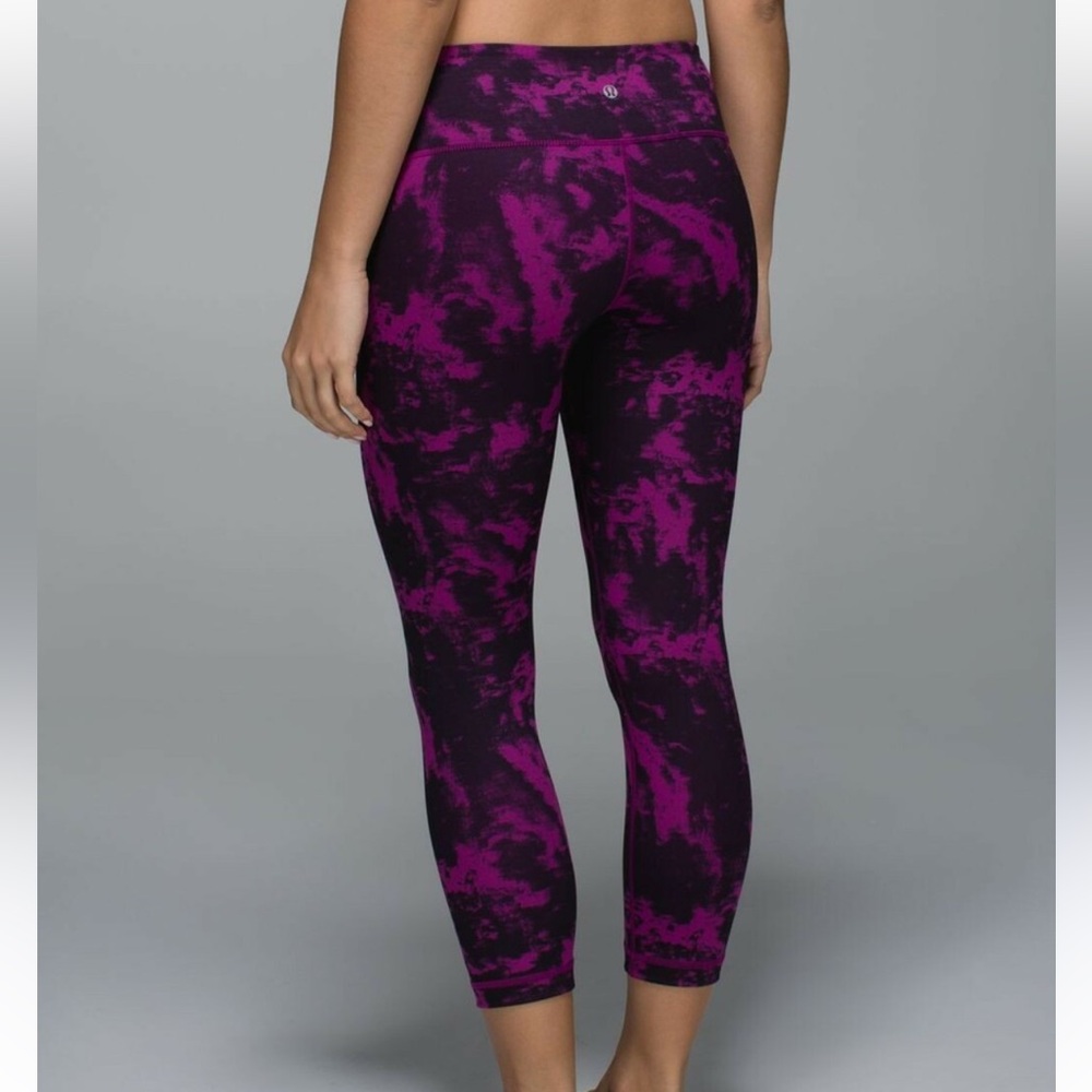 Lululemon Wunder Under Crop II *Full-On Luon in Breezie Regal Plum Black